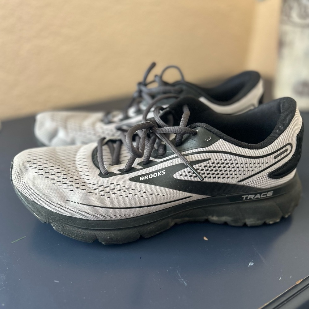 ❌ SOLD ❌ Men’s Brooks Running Shoes